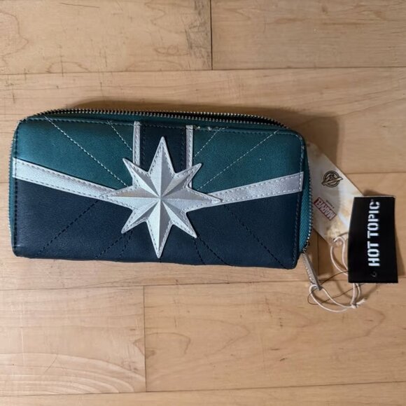 Loungefly Captain Marvel Krull Backpack Plus Bonus Wallet - Picture 8 of 10